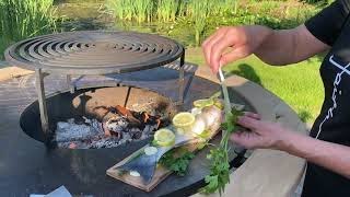 Wilde zeebaars op de rookplank op de Ofyr of bbq recept van kokslandnl [upl. by Howie267]