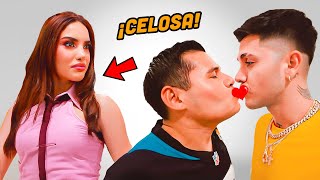 Se Puso CELOSA KIM Por Este BESO [upl. by Adnirb]