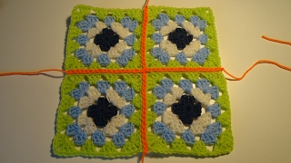 Granny Square aan elkaar haken [upl. by Wanids369]