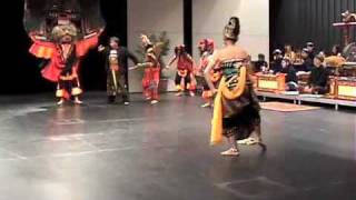 Javanese Gamelan quotPanji Candrakiranaquot Dance Drama 2 [upl. by Bette117]