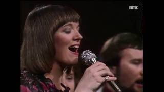 Swingle II The Swingle Singers  Glenn Miller Medley  Live in Norway 1978 [upl. by Tandie]