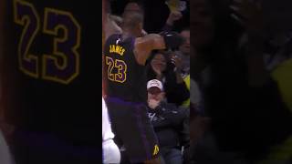 He just Flexin it shorts nbahighlights lebronjames lakers [upl. by Hymen]