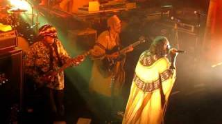 TIKEN JAH FAKOLY  quotDangaquot amp quotViens Voirquot  PARIS LA CIGALE 20012011  BONNE QUALITÉ HQ [upl. by Halda112]