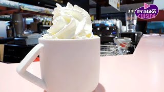 Les techniques de Barista  Comment faire un chocolat viennois [upl. by Lenhard60]