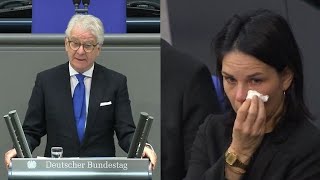 quotSei ein Menschquot Baerbock weint  Tränen im Bundestag Marcel Reifs HolocaustGedenkRede  ntv [upl. by Ayotaj]