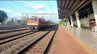 Mumbai LTT  Kochuveli Garibrath express skipping Edappally railway station WAP4 Leading [upl. by Orton]