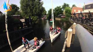 De draaibrug in Heeg met 35 bootjes [upl. by Prinz29]