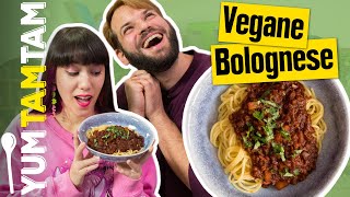 Vegane Bolognese  Mit Linsen und veganem Hack  yumtamtam [upl. by Ariak]