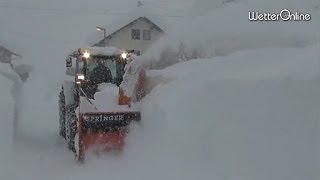 Schneechaos in Österreich  Vielfach kein Durchkommen mehr [upl. by Carie]