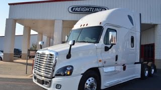 Trucking  Review of the Automatic 2017 Freightliner Cascadia Evolution  LoShawn Parks [upl. by Londoner]