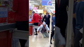 Old man prank in supermarket 🤯 [upl. by Socher]