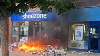 Shocking video shows yobs setting fires looting and rioting in Hull  SWNS [upl. by Adriene]