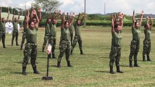 Entrenamiento de mujeres militares [upl. by Garvey332]