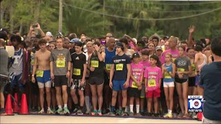 South Floridians take part in Thanksgiving 5K [upl. by Ananna]