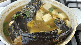 HOW TO PREPARE FRESH FISH PEPPER SOUP 🍲STRICTLY DISHES BY B 😋 [upl. by Ocihc105]