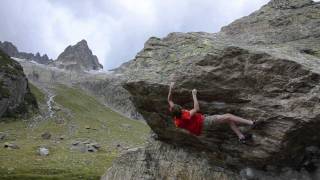 Bouldering in Sustenpass  Dynamo Gmäde Wiesn Propellerhead [upl. by Inalaehak]