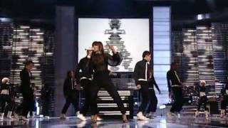 Nelly Furtado Feat Timbaland  Promiscuous amp Maneater Live at Fashion Rocks 2006 [upl. by Gaynor692]