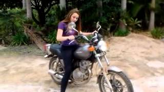 Fran aprendendo a andar de moto [upl. by Gertrude]