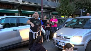 Roma attivisti Ultima Generazione bloccano il traffico la rabbia degli automobilisti [upl. by Eatnohs]