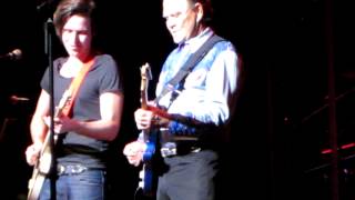 Glen Campbell Wichita Lineman live in Portland OR November 28 2012 [upl. by Nylirret758]