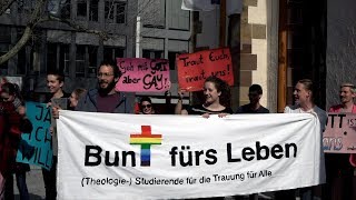 Die Landeskirche erlaubt Segnung gleichgeschlechtlicher Paare [upl. by Hailat]