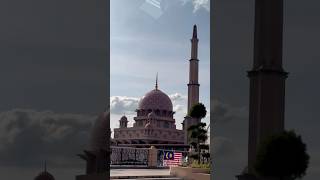 Pink Mosque Malaysia 🕌  Putra Mosque Kuala Lumpur 🇲🇾 Stories By Flow [upl. by Annhoj174]