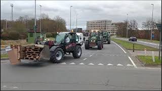 Boerenprotest in Kortrijk landbouwers bezetten Ei [upl. by Gabrielson938]