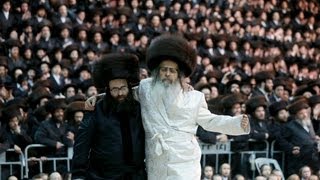 ‫Satmar Rebbe Dancing Mitzvah Tanz In Israel [upl. by Ibbor]