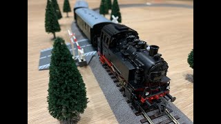 Unboxing the Roco H0 train analog start set and running the steam locomotive class 80 [upl. by Arries126]