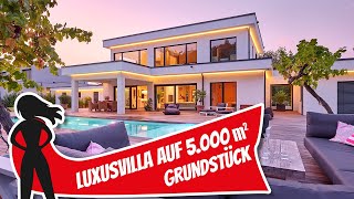 Luxusvilla auf 5000 qm Grundstück von Luxhaus  Hausbau Helden [upl. by Mitman]