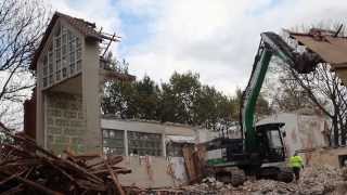 Bagger im Einsatz  Abbruch einer Kirche mit dem CAT396  Teil II [upl. by Oijimer339]