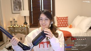 Professional Streamer shows how to use Blue Yeti mic [upl. by Irmine]