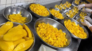 생망고를 들이부은 케익 나오자마자 완판되는 슈퍼 망고 케이크 Amazing Super Mango Cake  Korean cake factory [upl. by Otsugua287]