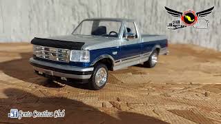 Camioneta Ford Lightning f150 SVT Pick Up 1994 Marca AMT Escala 125 [upl. by Anirbes207]