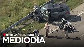 Dos policías motorizados mueren y uno lucha por su vida en accidente en Florida  Noticias Telemundo [upl. by Riccardo]