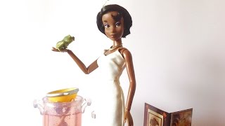 Disney Store The Princess and the Frog Tiana Deluxe Singing Doll Set review [upl. by Alleon328]