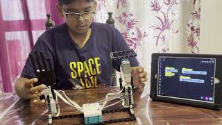 Copy Cat Hand using LEGO Mindstorm [upl. by Maxia]