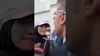 Emmanuel Macron interpellé sur Gaza par des manifestants à Montréal ce jeudi [upl. by Isaac997]