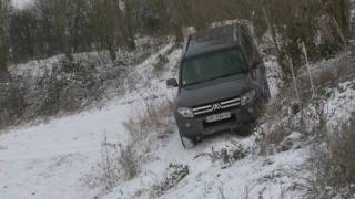 Mitsubishi Pajero 5 portes 32 DID sous la neige [upl. by Roch]