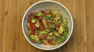 Como hacer Guacamole  Receta original [upl. by Ahsinwad54]