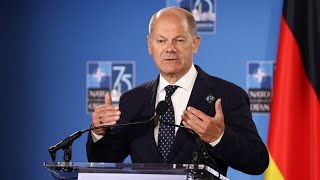 Nato Scholz lobt Verlegung von USLangstreckenwaffen nach Deutschland [upl. by Silverts]