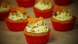 Recette des cupcakes abricot noisettes [upl. by Colwell]