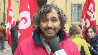 Presidio Flc Cgil davanti alla Prefettura “Per un contratto giusto e un lavoro stabile” [upl. by Ennybor]