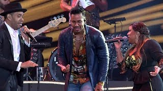 Añoz Luz  Romeo Santos Monchy amp Alexandra  MetLifeStadium 2019 [upl. by Oynotna330]