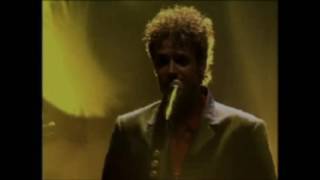 Gustavo Cerati  Camuflaje  Gira Reversiones Gran Rex 792003 [upl. by Arymahs]