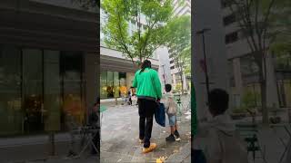 丸の内は色んな国の老若男女、素敵な親子がたくさん🎷🏙️😍これはどこの国の方かな〜👦🏻👨🏻？ shorts [upl. by Akeim]