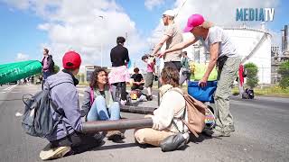 Twee aanhoudingen bij demonstratie van Extinction Rebellion in Rotterdamse Haven [upl. by Ayikin]