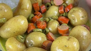 Mi vecina me enseñó a hacer esta increíble receta de patatas y salchichas [upl. by Seftton]