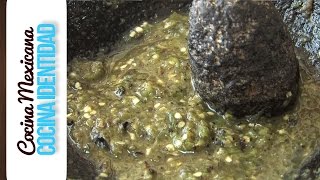 ¿Cómo hacer Salsa verde en molcajete Receta Mexicana Yuri de Gortari [upl. by Dranyl257]