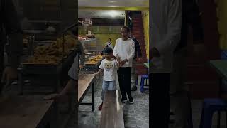 Pak Jokowi dan Jan Ethes Makan Di Warung Sederhana  Santuy short jokowi warung malamminggu [upl. by Zacek462]